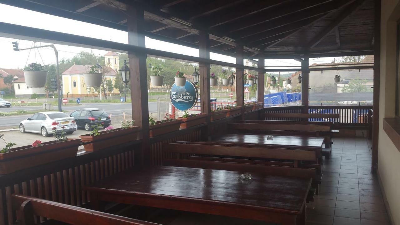 Motel Restaurant Lowe Дева Экстерьер фото